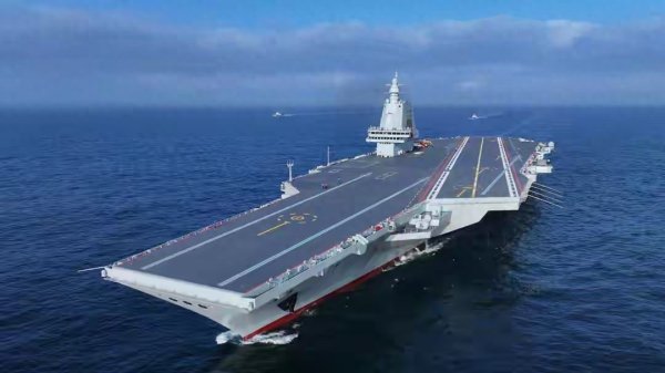 炒股配资专业网 中国海军2025服役船盘点: 战力远超法国海军, 7艘052D震撼世界